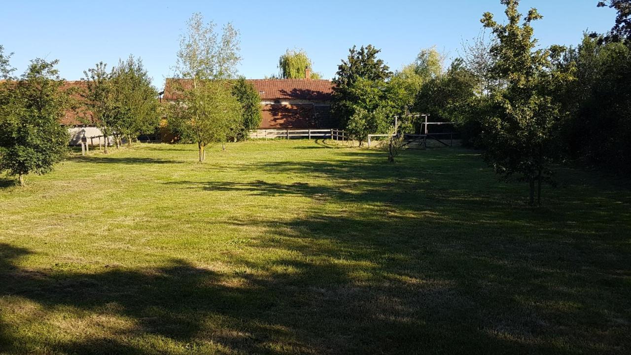 Le Petit Moulin tente 4 pers Saint-Hilaire (Allier) Exterior foto